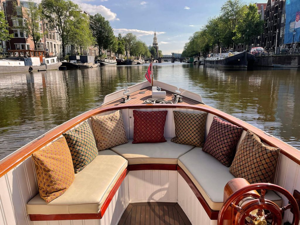 outdoor space open boat tzar amsterdam