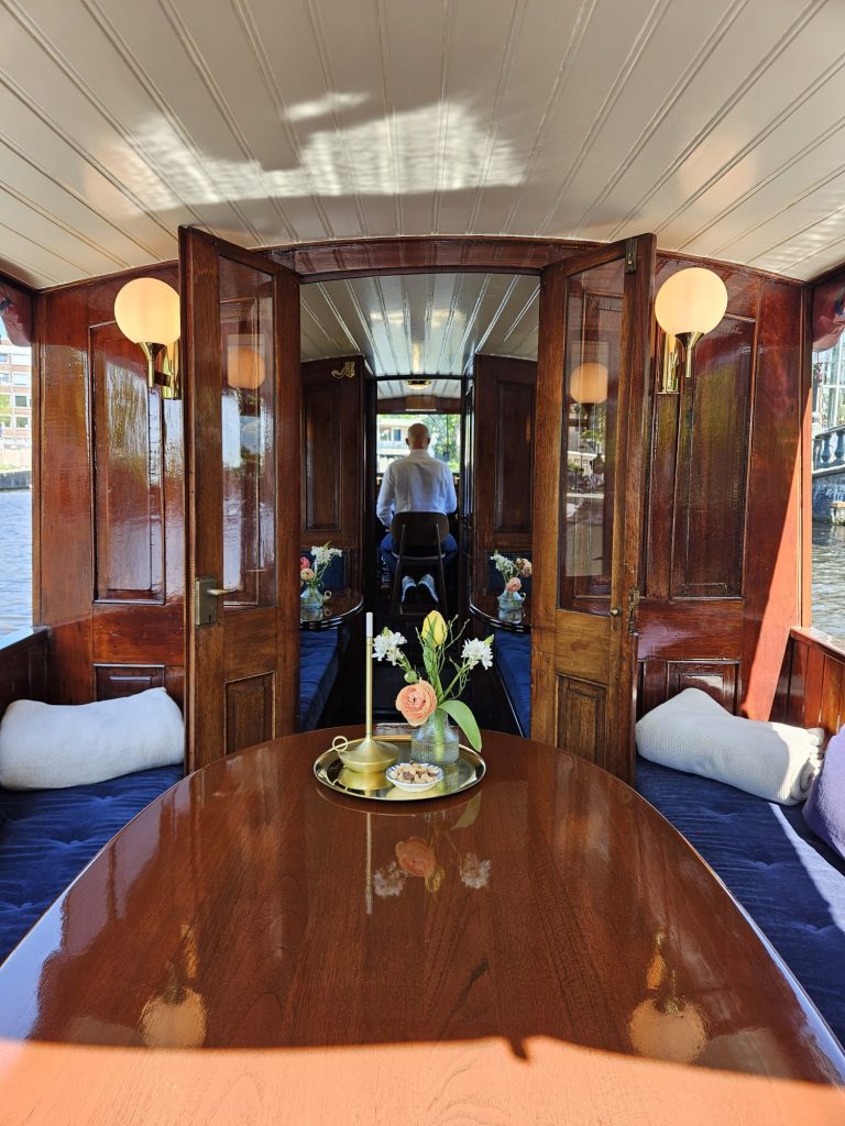 Ritz kleine salonboot dinner & drinks Amsterdam