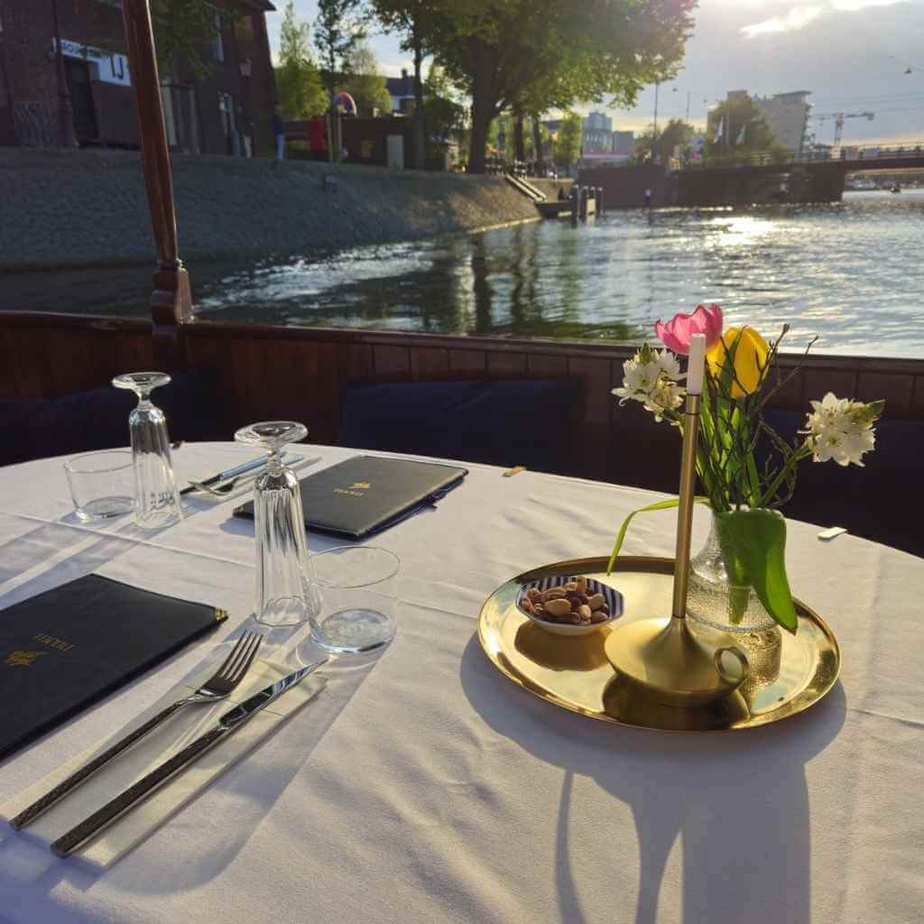 Intimate Cruise with Salon Boat Amsterdam 12 Persons