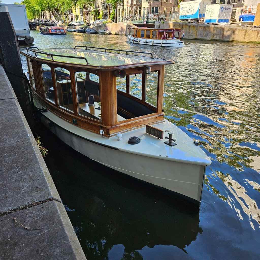 Salon Undine Boat Rental Amsterdam